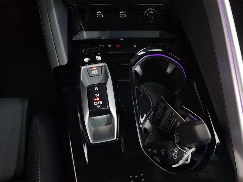 Audi Q5 2.0 DXC Automatic, снимка 9 - Автомобили и джипове - 55802443