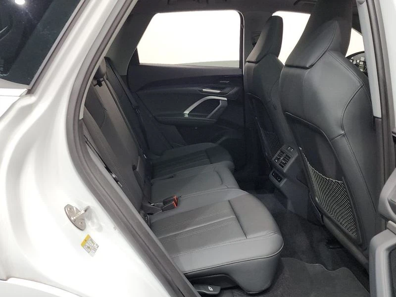 Audi Q5 2.0 DXC Automatic, снимка 11 - Автомобили и джипове - 55802443