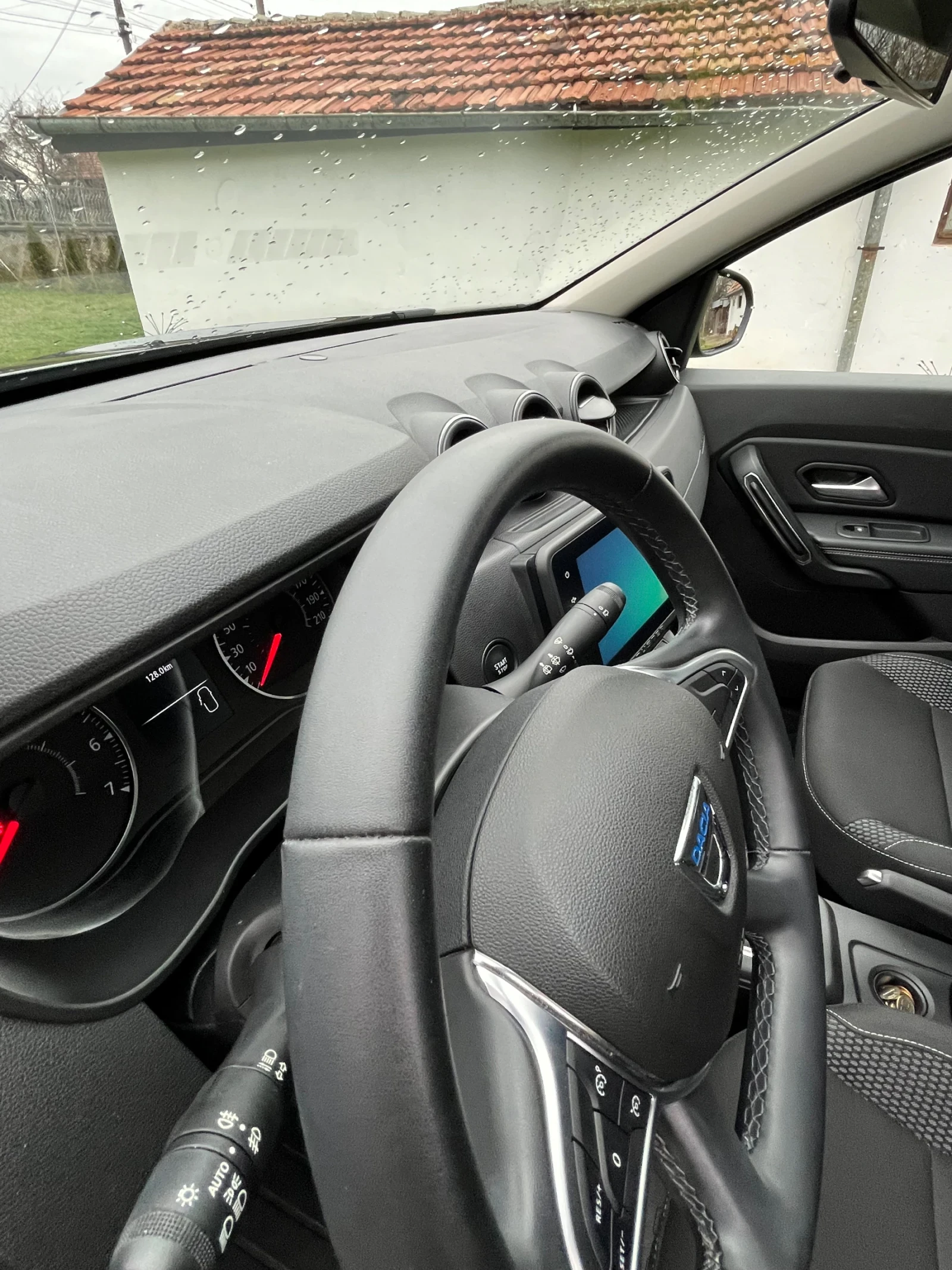 Dacia Duster 1.0 TCe ECO-G - изображение 8