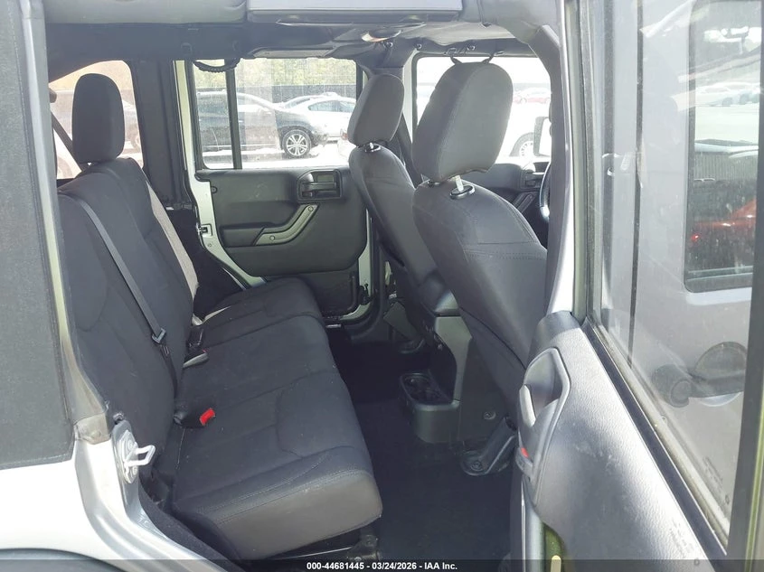 Jeep Wrangler 3.6l Unlimited Sport, снимка 8 - Автомобили и джипове - 54038920