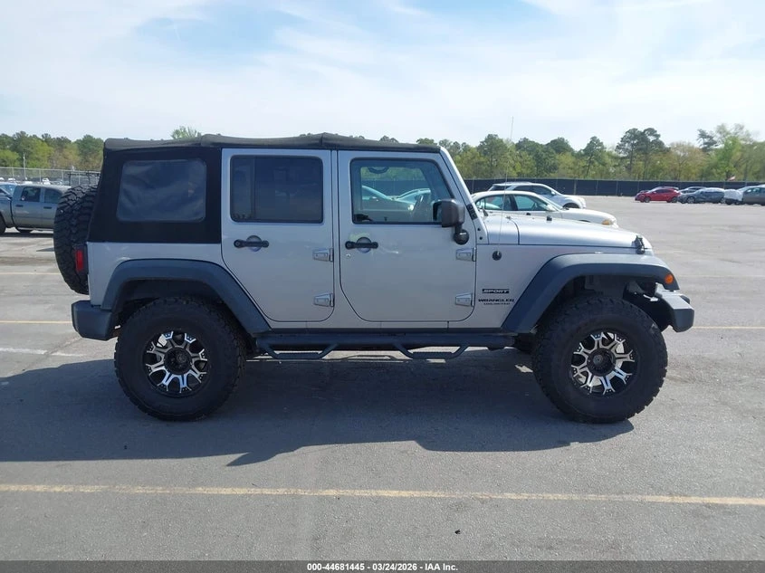 Jeep Wrangler 3.6l Unlimited Sport, снимка 13 - Автомобили и джипове - 54038920
