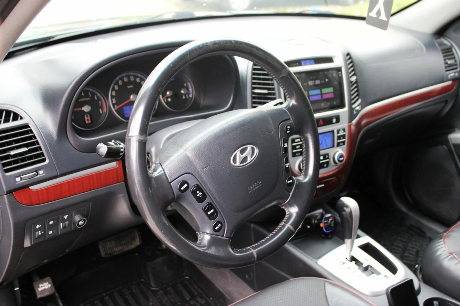 Hyundai Santa fe 2.7 БЕНЗИН\ГАЗ, снимка 6 - Автомобили и джипове - 54283577