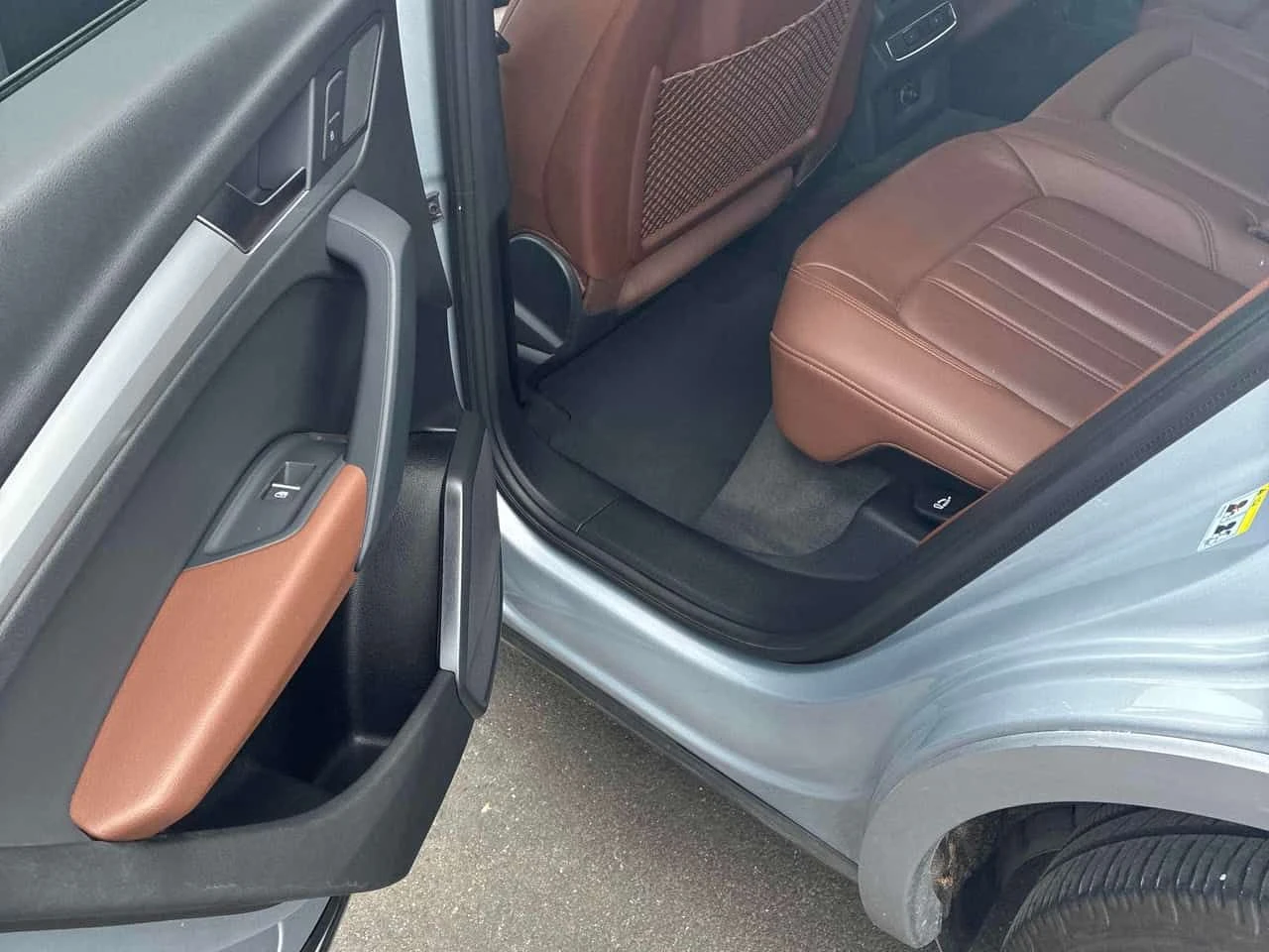 Audi Q5 Komfort | CARFAX | БЕЗ ПЪРВОНАЧАЛНА ВНОСКА, снимка 12 - Автомобили и джипове - 55053518