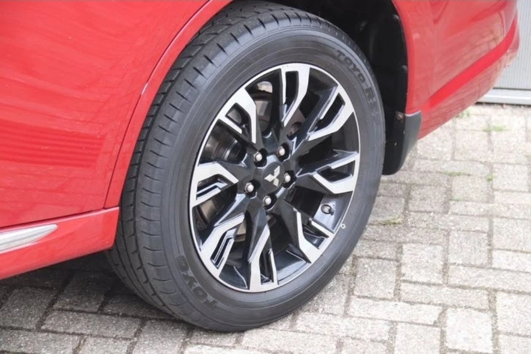 Mitsubishi Outlander DIAMOND PHEV, Уникален, снимка 12 - Автомобили и джипове - 55317949