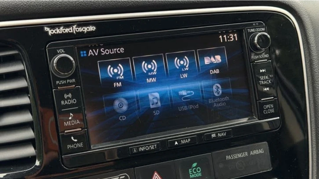Mitsubishi Outlander DIAMOND PHEV, Уникален, снимка 13 - Автомобили и джипове - 55317949