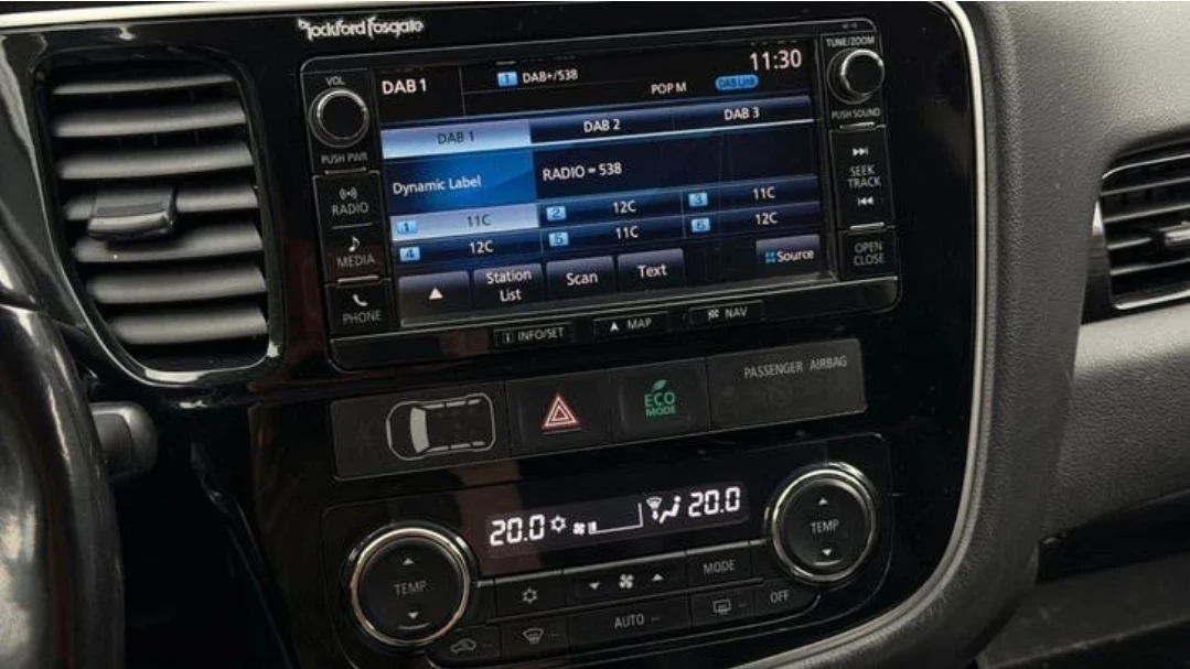Mitsubishi Outlander DIAMOND PHEV, Уникален, снимка 14 - Автомобили и джипове - 55317949