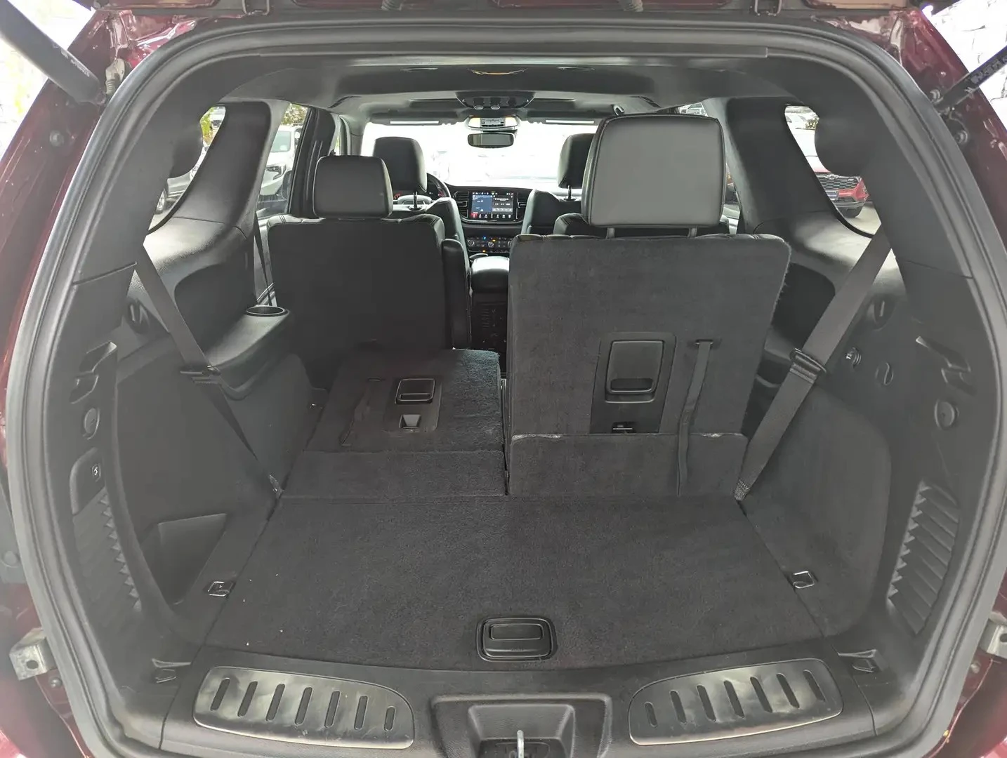Dodge Durango R/T PLUS ЦЕНА ДО БЪЛГАРИЯ АВТОКРЕДИТ, снимка 17 - Автомобили и джипове - 55931238