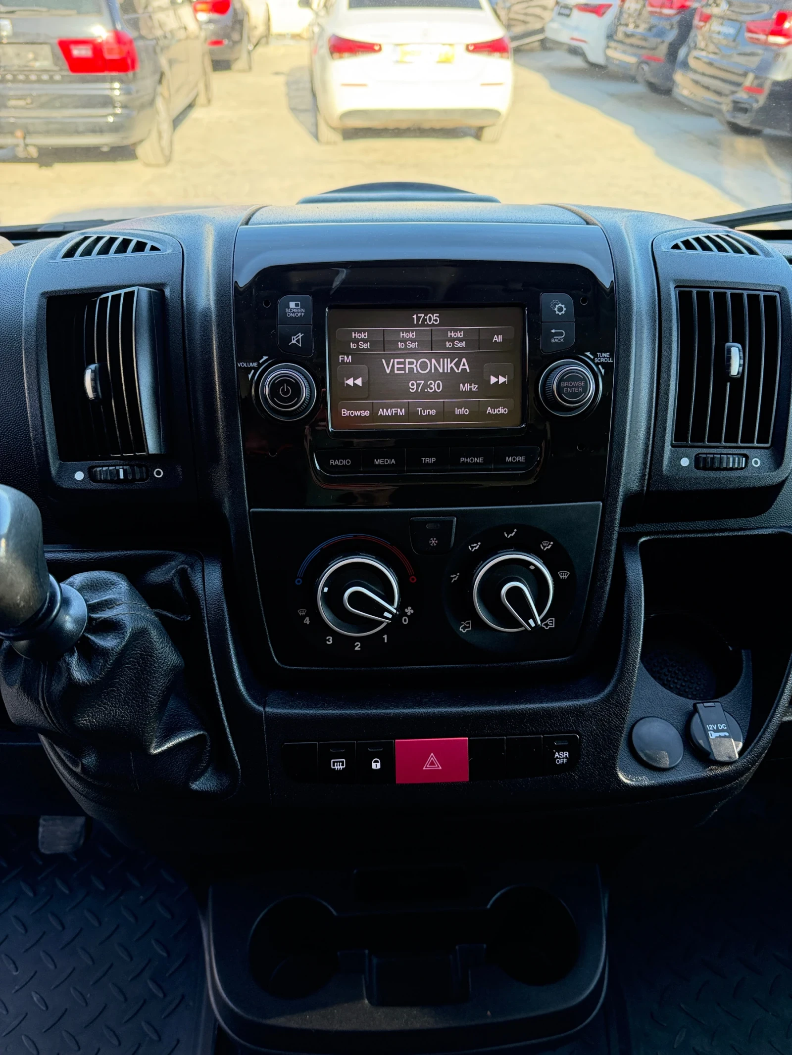 Peugeot Boxer Бартер лизинг, снимка 15 - Бусове и автобуси - 54670833