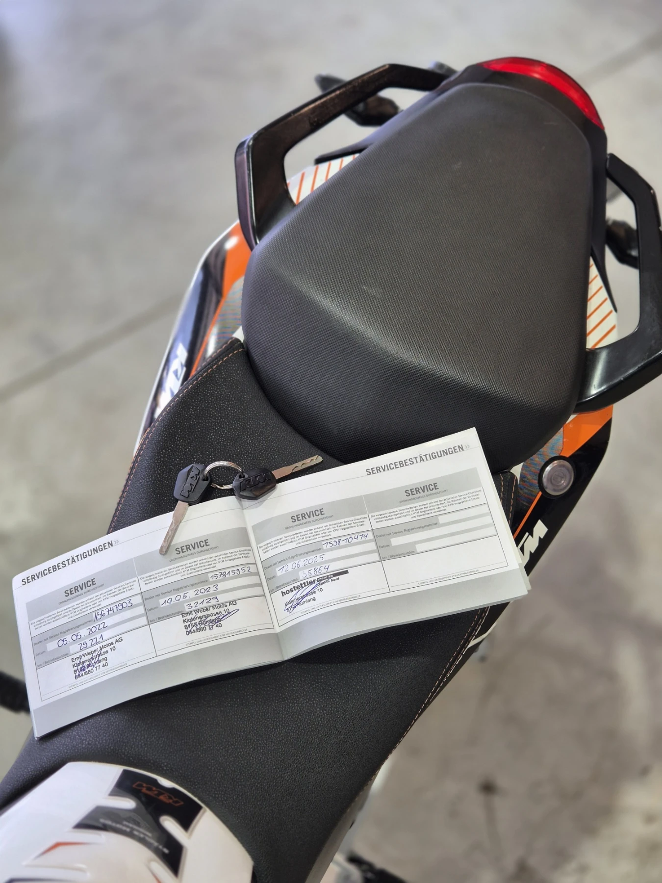 Ktm Duke 390 А2 ABS сервизна история НОВ внос от ШВЕЙЦАРИЯ!, снимка 14 - Мотоциклети и мототехника - 55786816