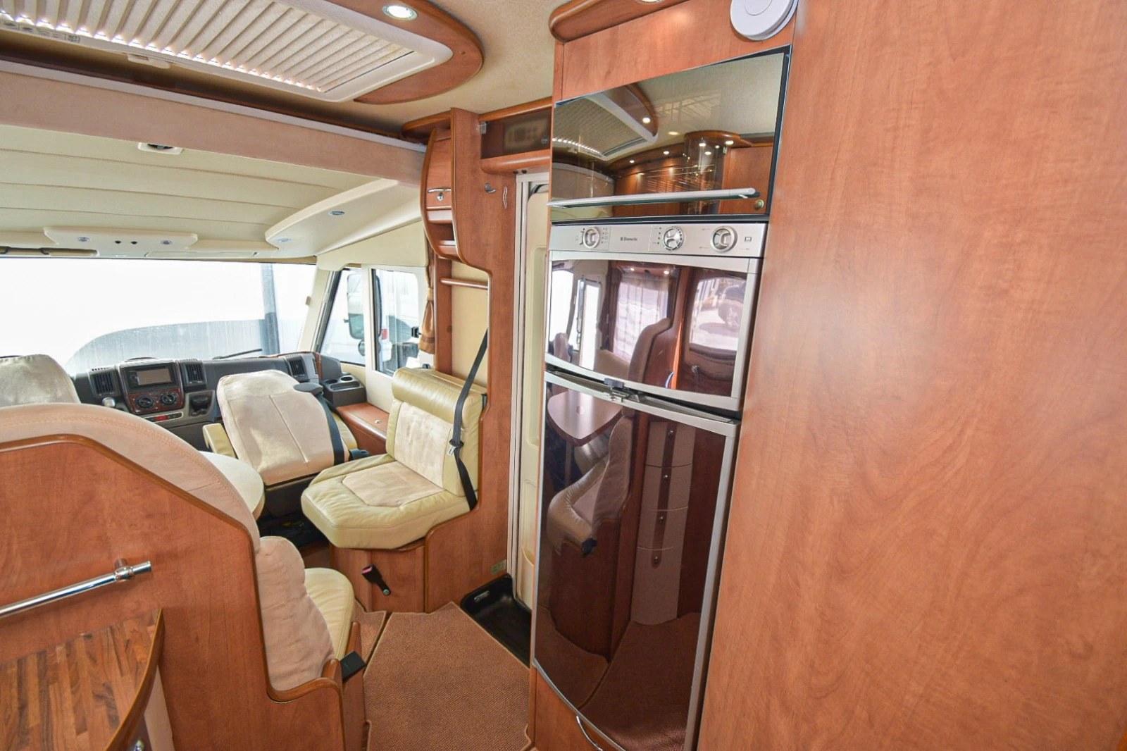 Кемпер Carthago Chic C-Line/3.0 MTJ/ AUTOMAT, снимка 9 - Каравани и кемпери - 56200945
