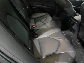 Toyota Camry 2.5 XLE ! Hybrid !, снимка 12