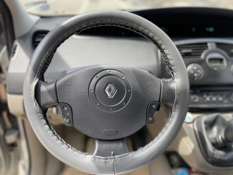 Renault Scenic 2, снимка 8 - Автомобили и джипове - 47939409