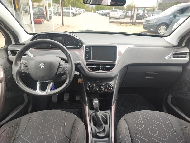 Peugeot 2008 1.6eHDI, снимка 12 - Автомобили и джипове - 47268657