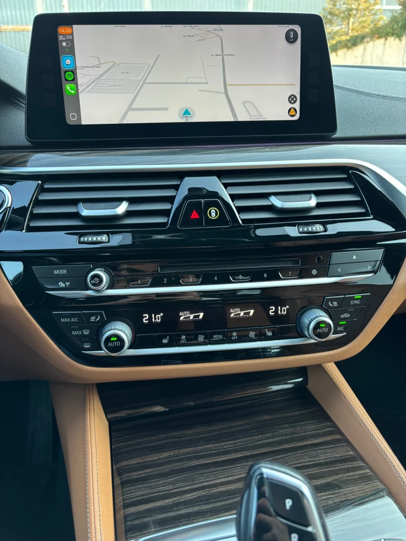 BMW 525 d* 231кс* CarPlay* full LED* Service history, снимка 12 - Автомобили и джипове - 48577361