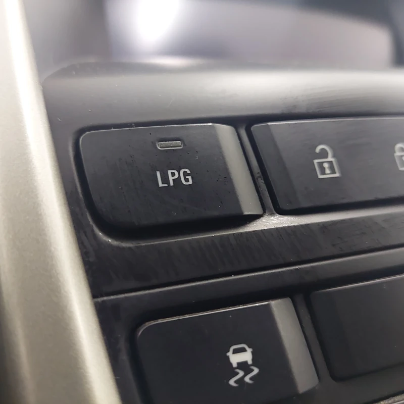 Opel Astra  Газ- бензин, снимка 10 - Автомобили и джипове - 51905448