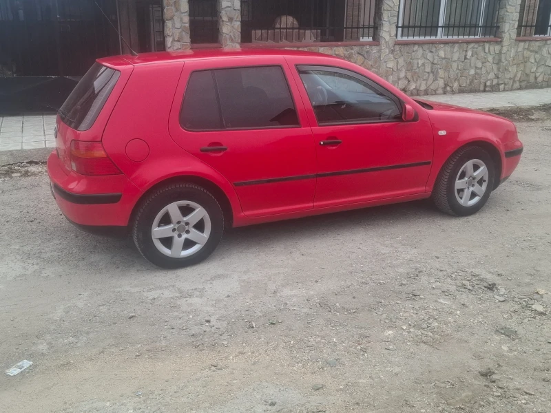 VW Golf, снимка 4 - Автомобили и джипове - 52218027
