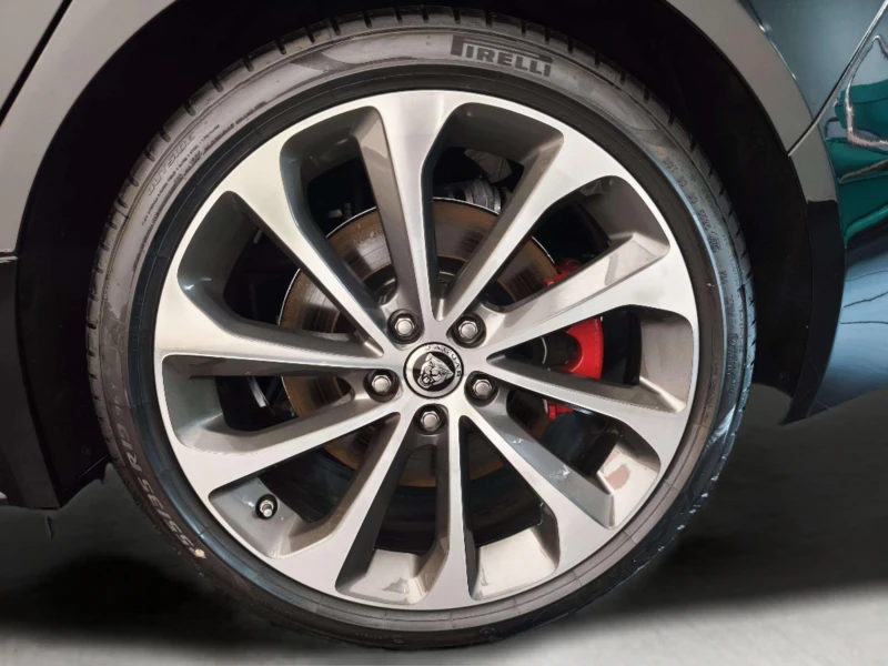 Jaguar XE 2.0, снимка 7 - Автомобили и джипове - 52517259