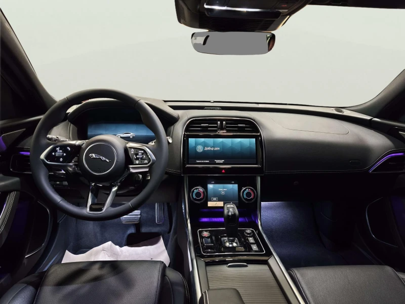 Jaguar XE 2.0, снимка 10 - Автомобили и джипове - 52517259