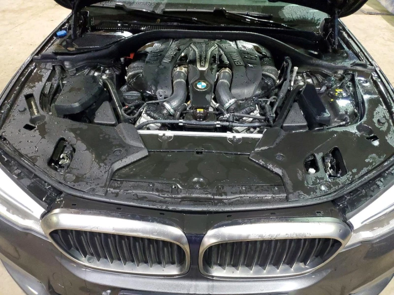 BMW 550 M550XI* Harman Kardon* Подгреви* Амбиент* , снимка 11 - Автомобили и джипове - 53416298
