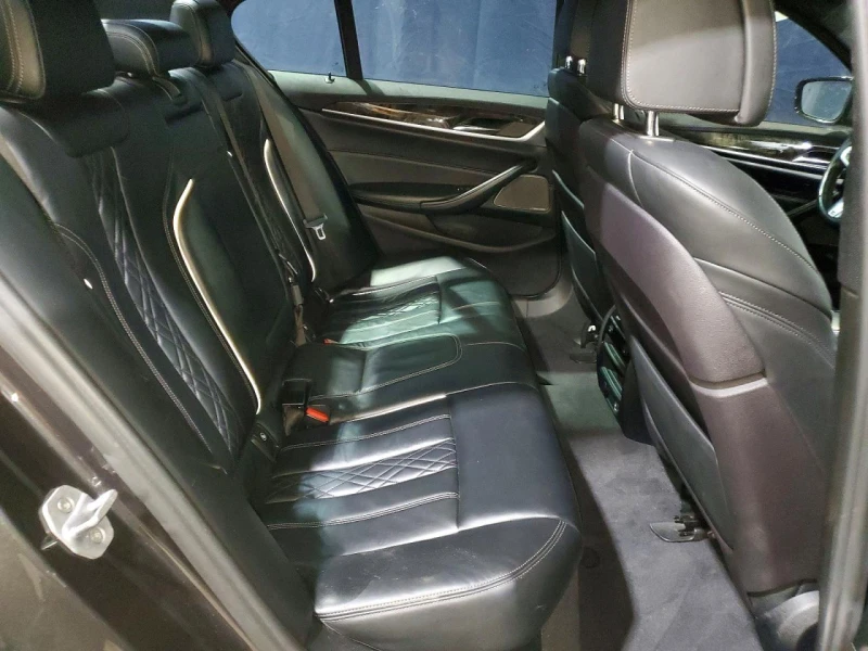 BMW 550 M550XI* Harman Kardon* Подгреви* Амбиент* , снимка 10 - Автомобили и джипове - 53416298