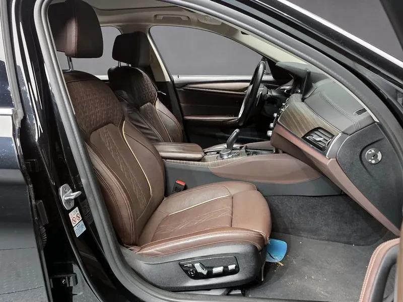 BMW 530 I xDrive Luxury Plus, снимка 10 - Автомобили и джипове - 55132425