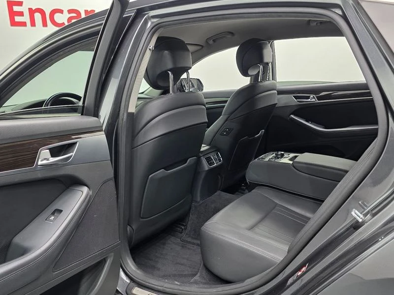 Genesis G80 3.3 Automatic, снимка 16 - Автомобили и джипове - 55598979