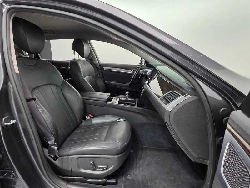 Genesis G80 3.3 Automatic, снимка 8 - Автомобили и джипове - 55598979