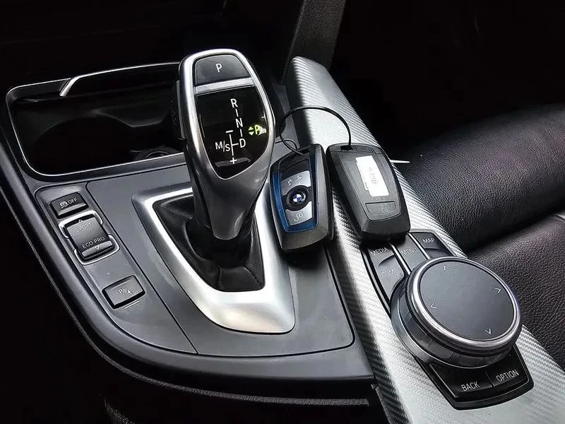 BMW 330, снимка 8 - Автомобили и джипове - 56723969