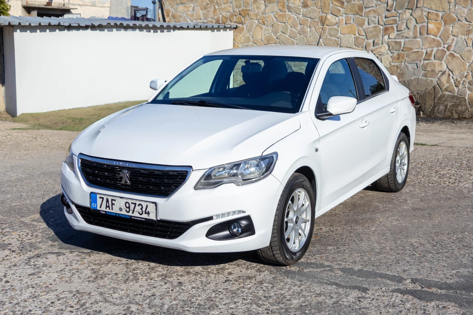 Peugeot 301 1.2 - изображение 3