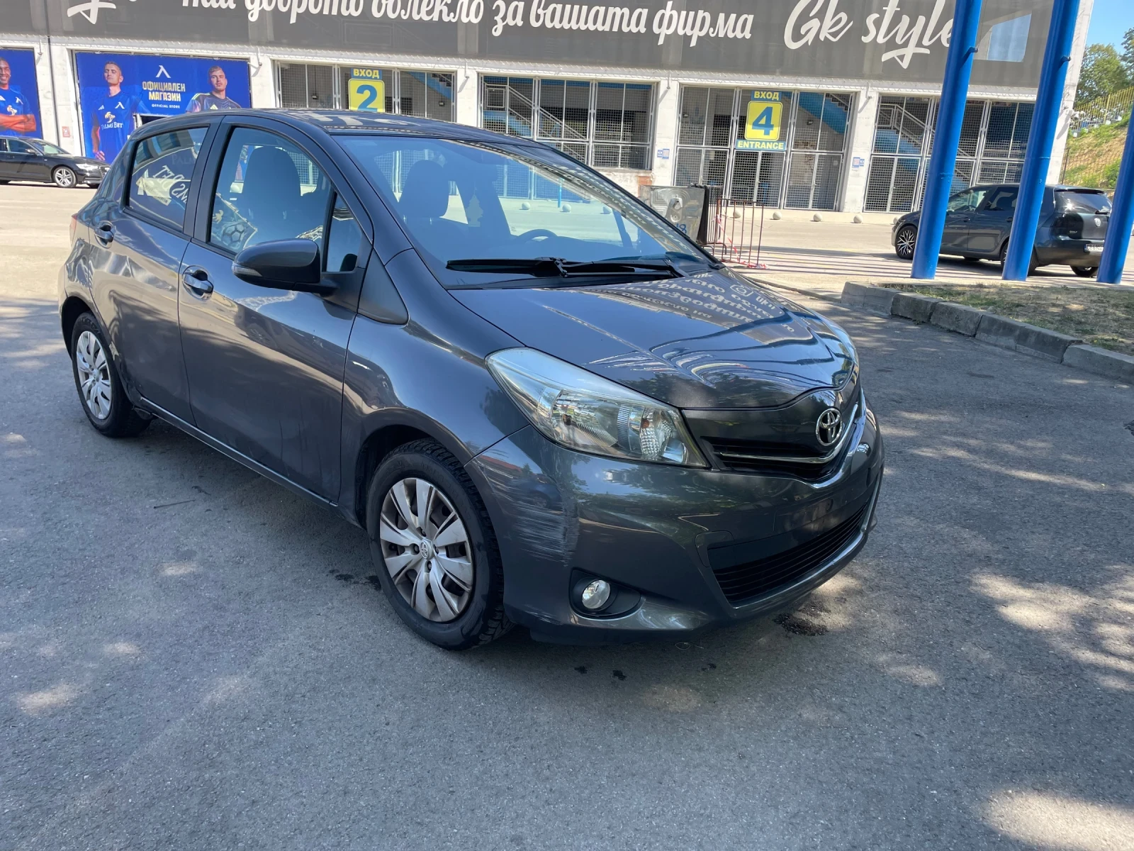 Toyota Yaris 1.0I VVTI SPORT - изображение 3