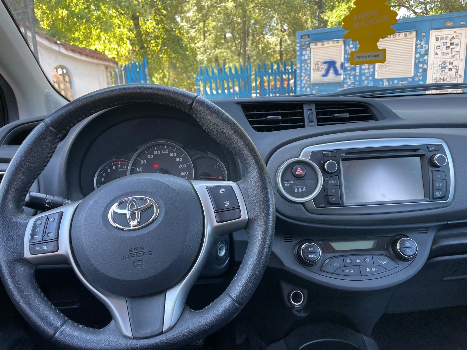 Toyota Yaris 1.0I VVTI SPORT - изображение 6