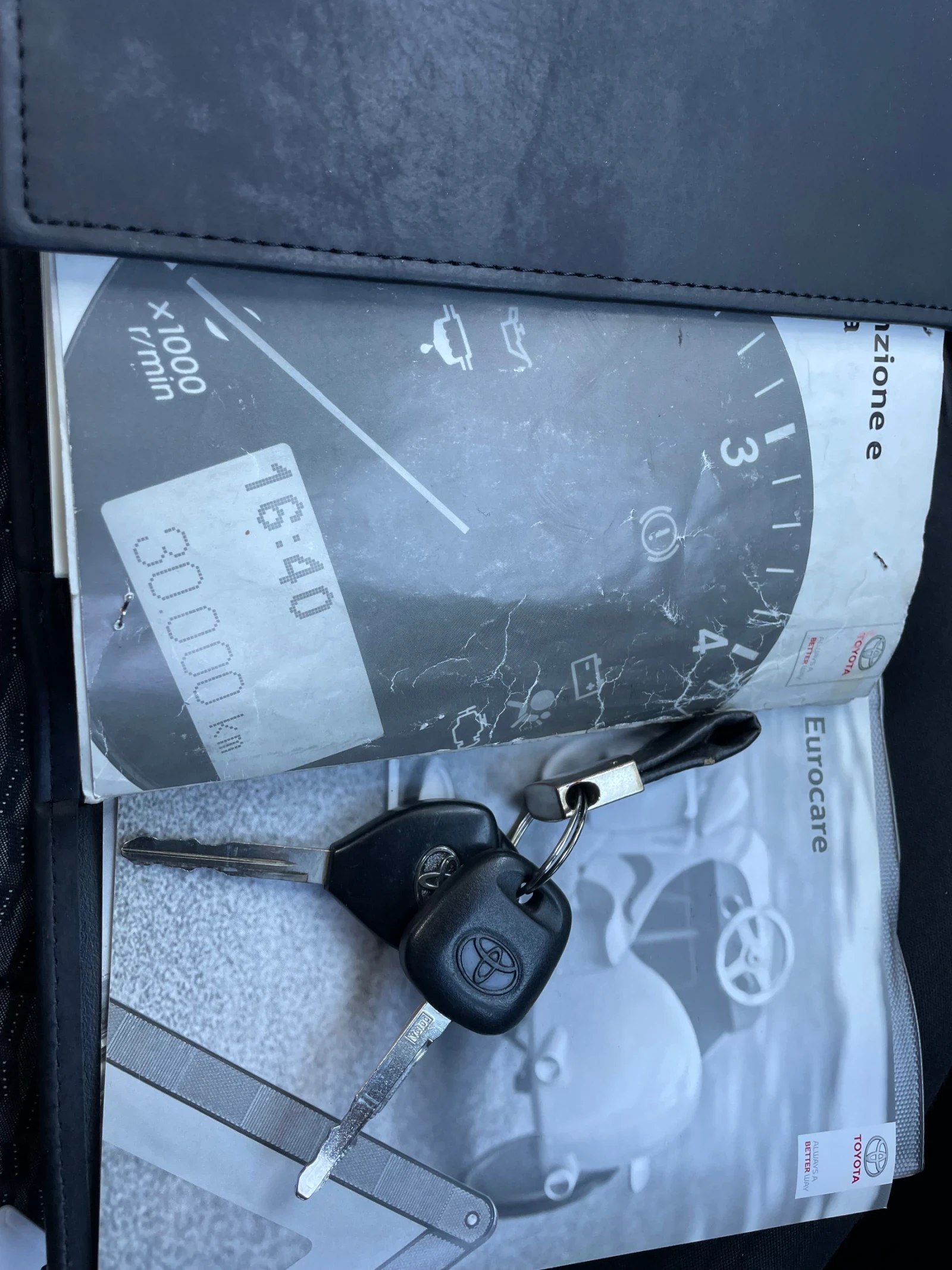 Toyota Yaris 1.0I VVTI SPORT - изображение 7