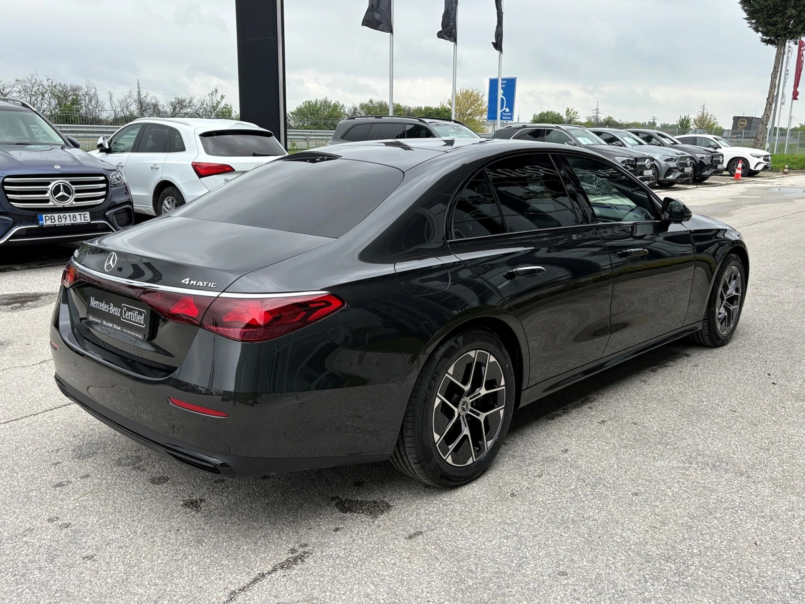 Mercedes-Benz E 220 d 4MATIC, снимка 6 - Автомобили и джипове - 53154355