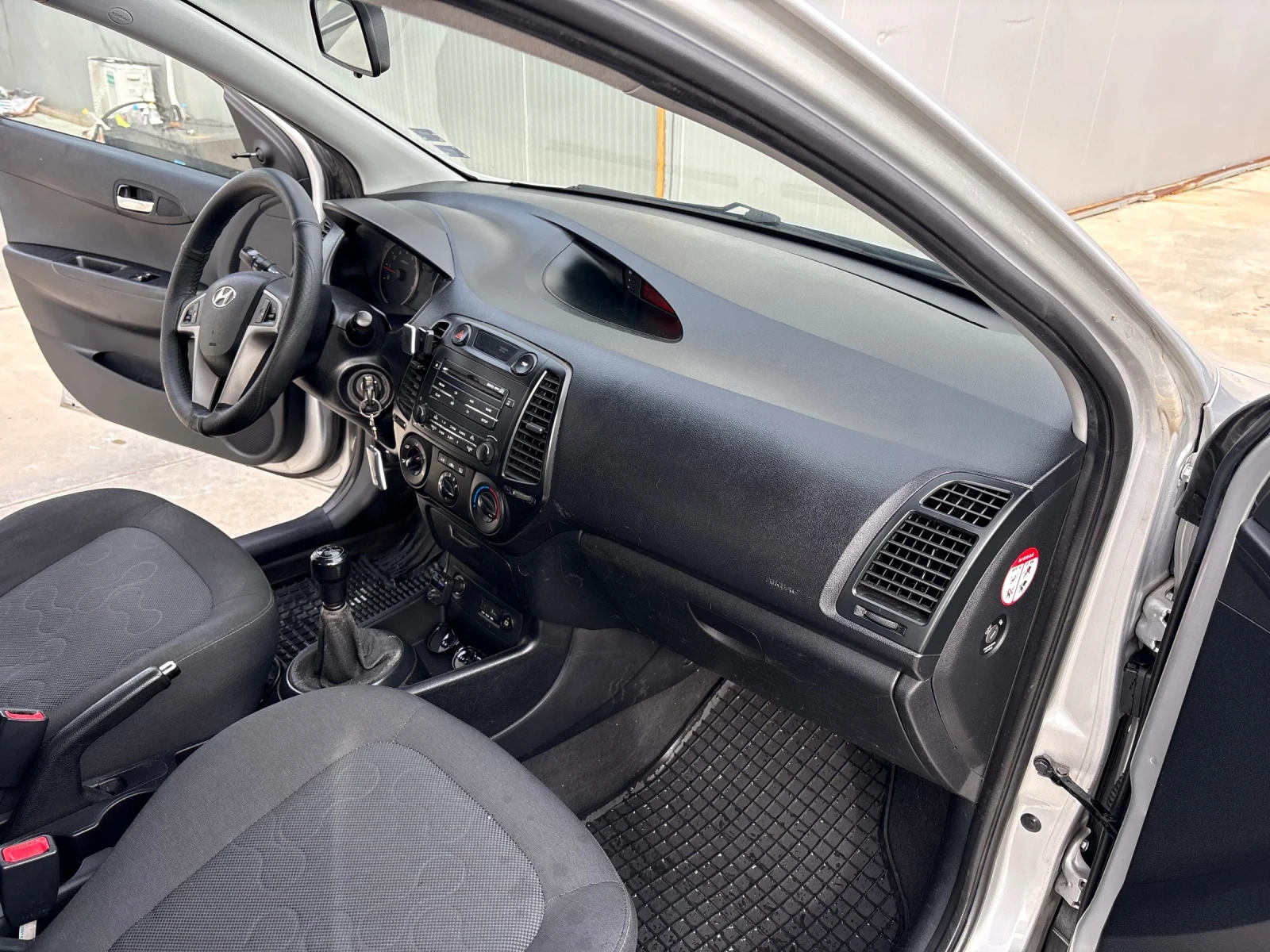 Hyundai I20 1.2 ��� 4 ���������  | Mobile.bg � ����������� 9