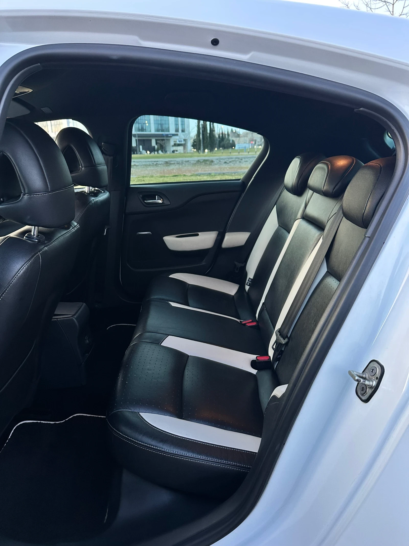 Citroen DS4 2.0HDI 163 SPORT CHIC - изображение 9