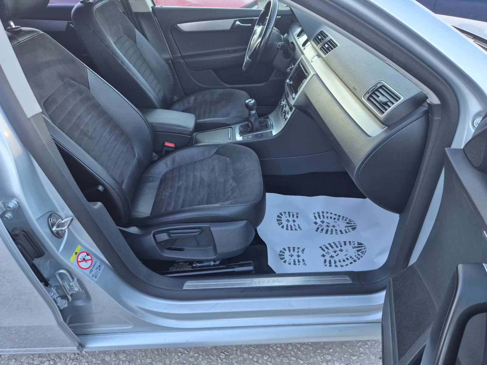 VW Passat 2.0TDI Highline 4x4, снимка 13 - Автомобили и джипове - 53804126