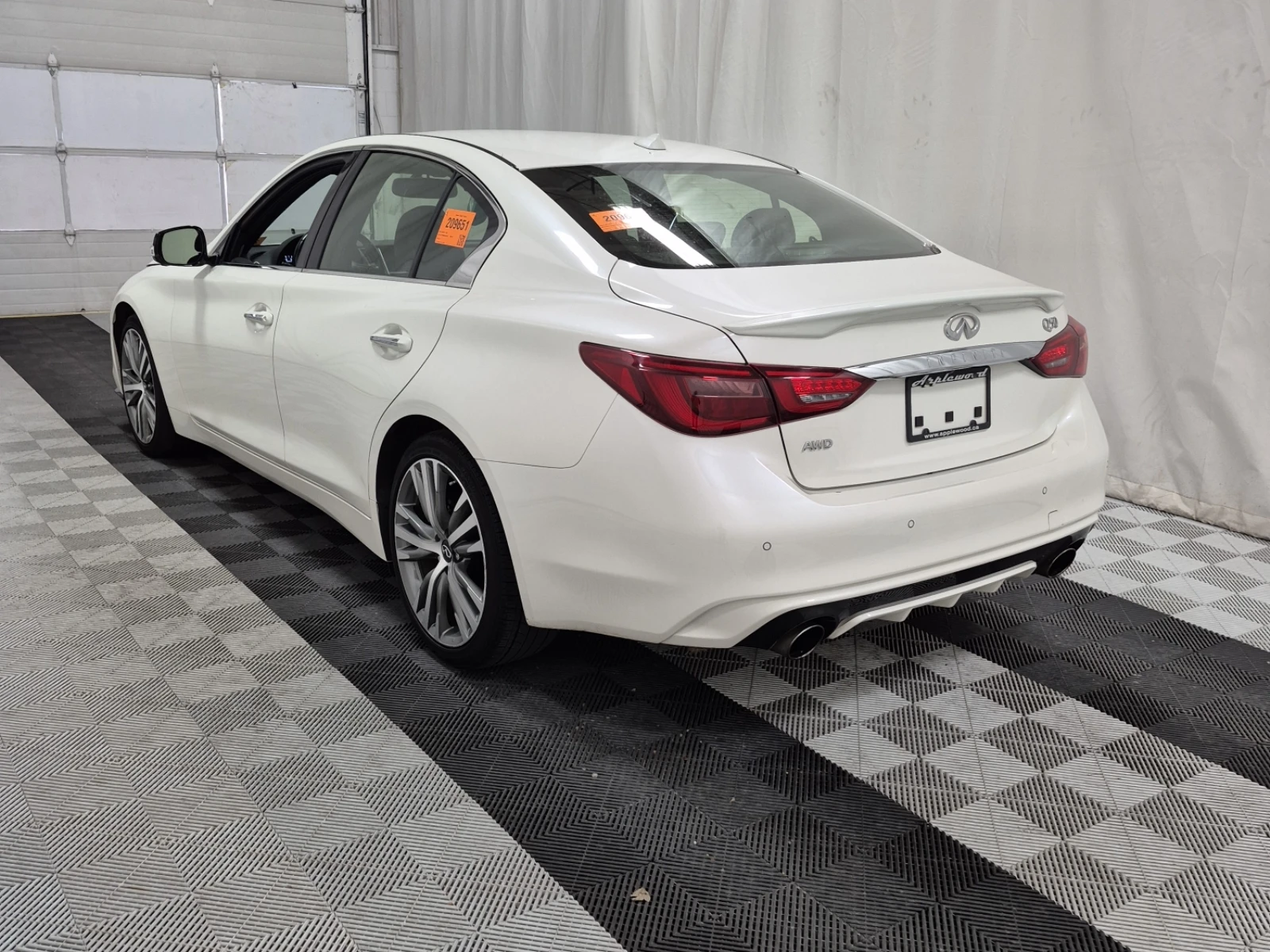 Infiniti Q50 SPORT TECH * * CARFAX * * АВТО КРЕДИТ * * , снимка 4 - Автомобили и джипове - 53864262