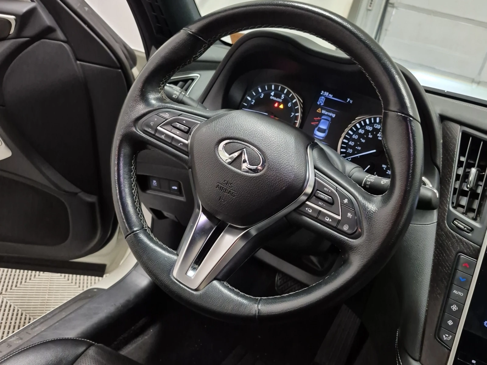 Infiniti Q50 SPORT TECH * * CARFAX * * АВТО КРЕДИТ * * , снимка 12 - Автомобили и джипове - 53864262