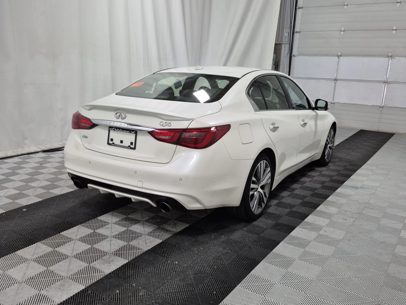 Infiniti Q50 SPORT TECH * * CARFAX * * АВТО КРЕДИТ * * , снимка 3 - Автомобили и джипове - 53864262