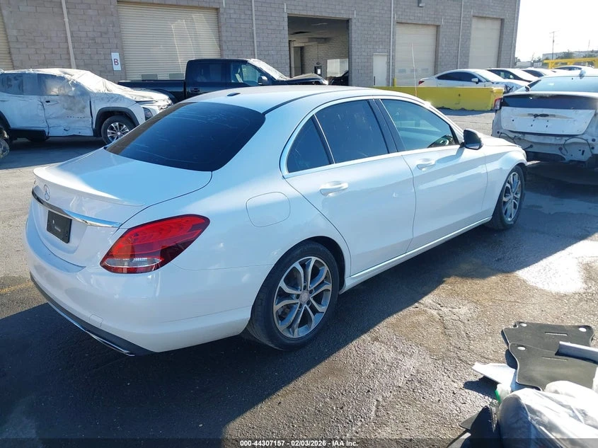 Mercedes-Benz C 300 2.0L I-4 DI, DOHC, VVT, TURBO, 241HP Rear Wheel | Mobile.bg � ����������� 4