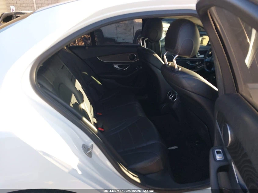 Mercedes-Benz C 300 2.0L I-4 DI, DOHC, VVT, TURBO, 241HP Rear Wheel | Mobile.bg � ����������� 8