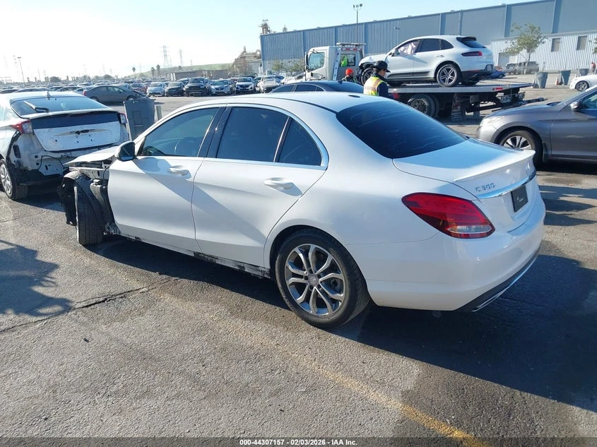 Mercedes-Benz C 300 2.0L I-4 DI, DOHC, VVT, TURBO, 241HP Rear Wheel | Mobile.bg � ����������� 3