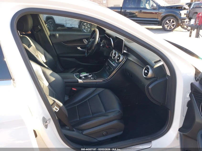 Mercedes-Benz C 300 2.0L I-4 DI, DOHC, VVT, TURBO, 241HP Rear Wheel | Mobile.bg � ����������� 5
