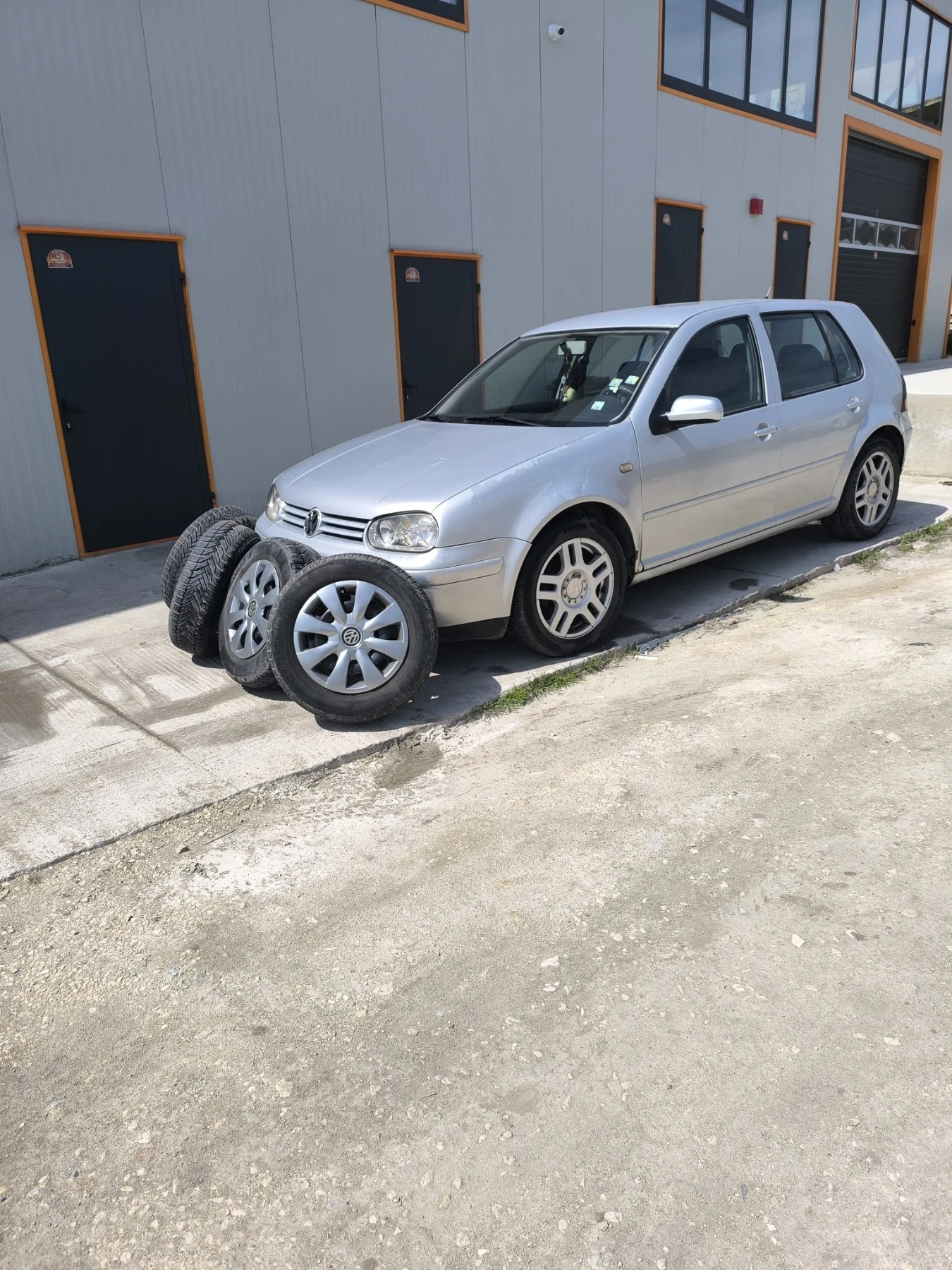 VW Golf, снимка 3 - Автомобили и джипове - 54201391