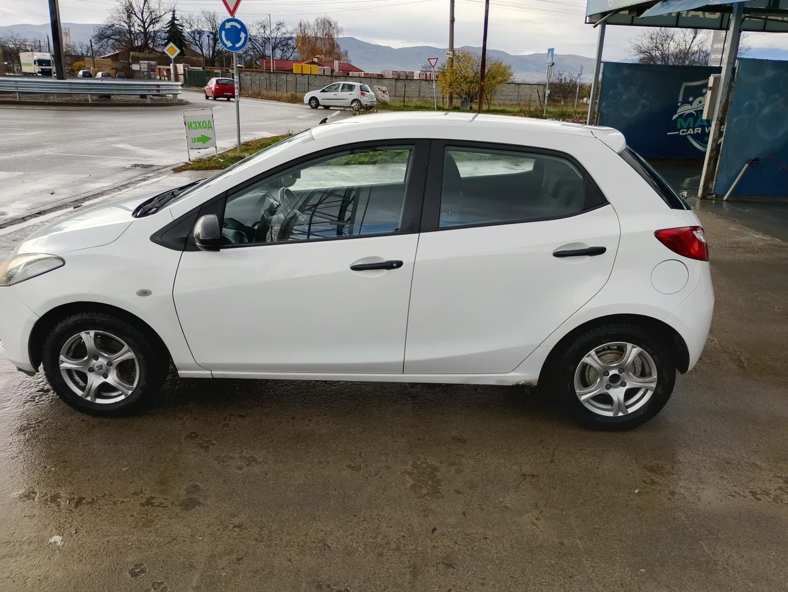 Mazda 2, снимка 3 - Автомобили и джипове - 54876726