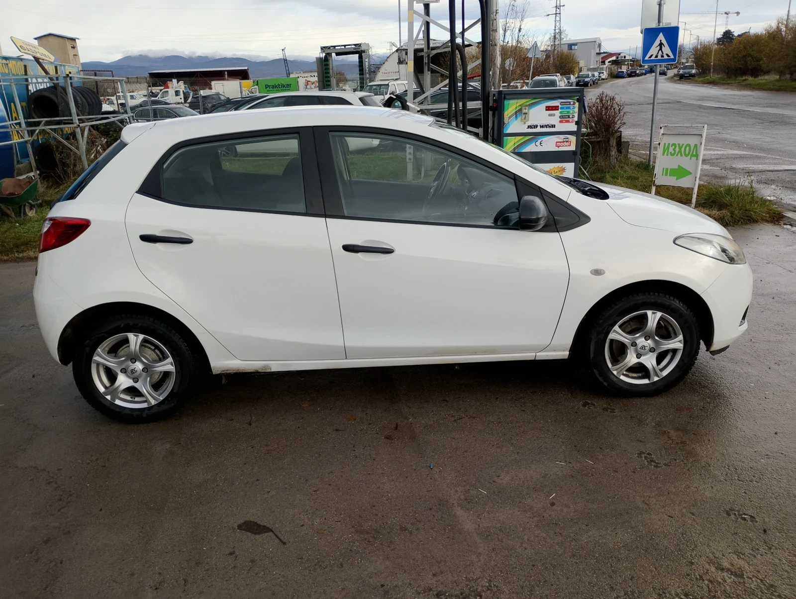 Mazda 2, снимка 4 - Автомобили и джипове - 54876726
