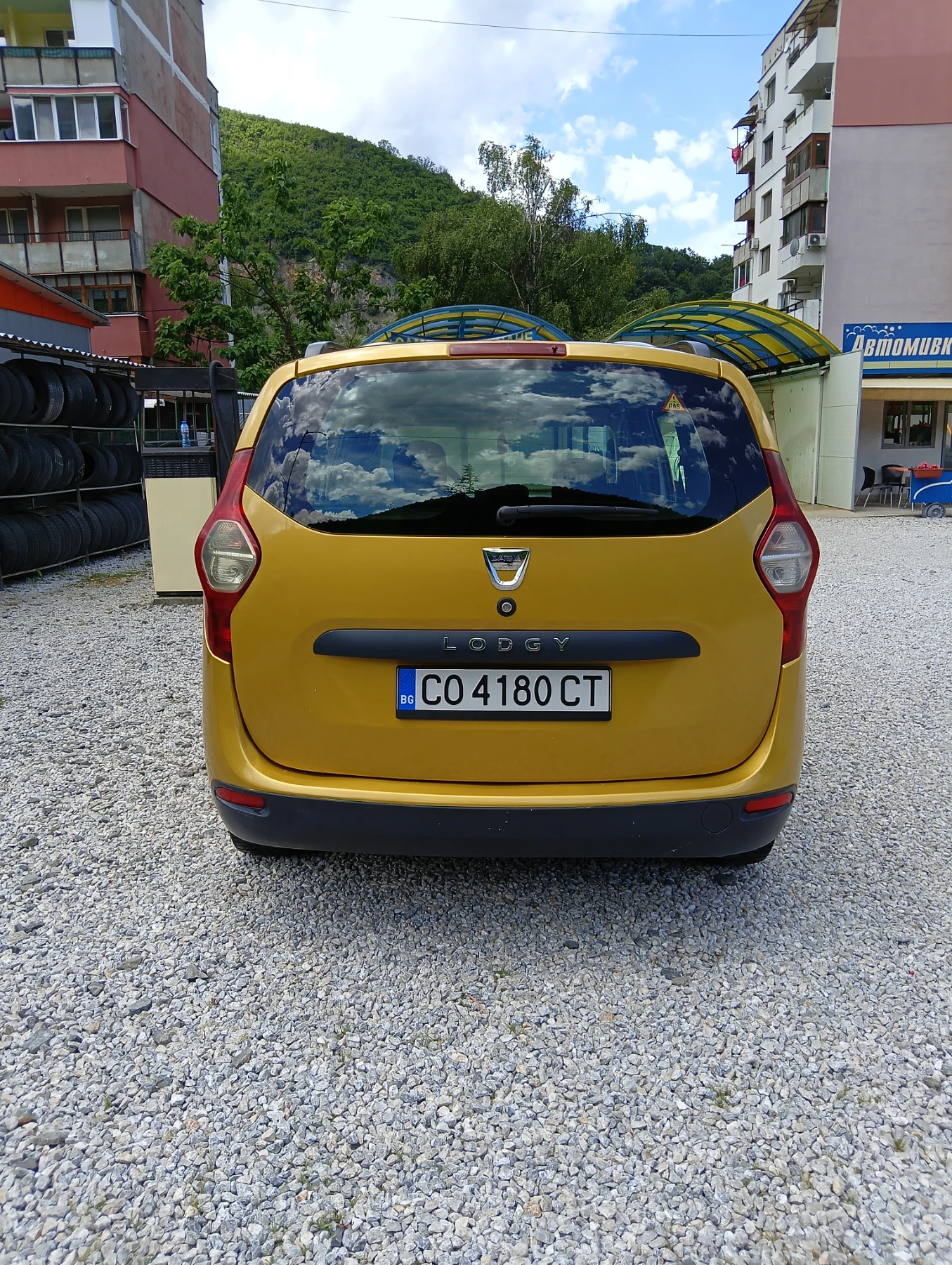 Dacia Lodgy 1.5 бензин газ , снимка 4 - Автомобили и джипове - 55034554