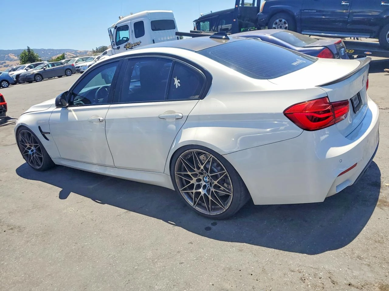 BMW M3 * CARBON* HEAD-UP* CAMERA* HARMAN KARDON* BUY NOW*, снимка 2 - Автомобили и джипове - 55119889