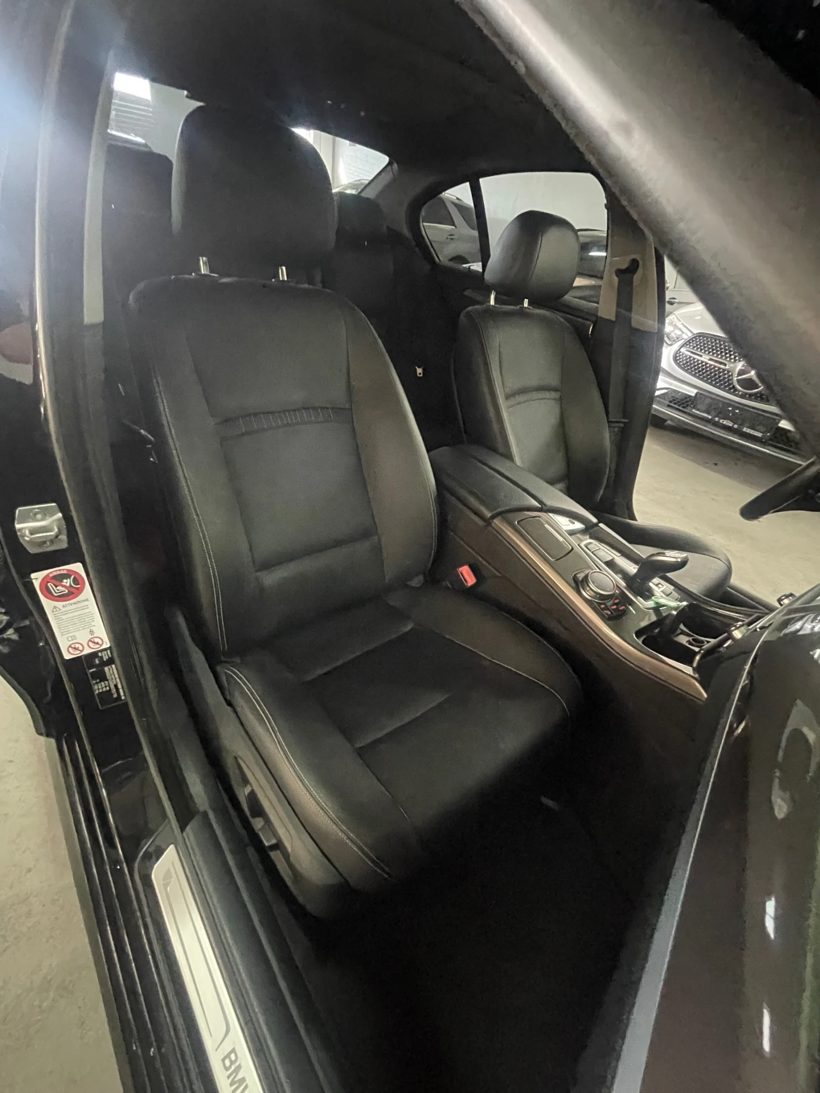 BMW 530 XD/Mpak/face/Дигитал/ОБСЛУЖЕНА!!!, снимка 13 - Автомобили и джипове - 55193592
