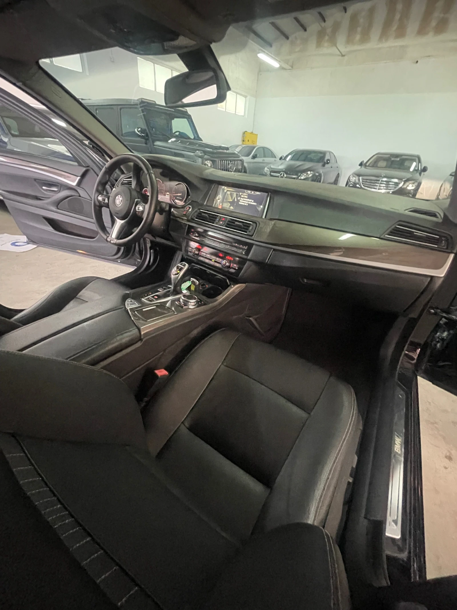 BMW 530 XD/Mpak/face/Дигитал/ОБСЛУЖЕНА!!!, снимка 17 - Автомобили и джипове - 55193592